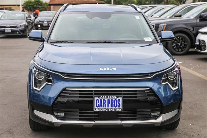 New 2025 Kia Niro EX TouringImage 3