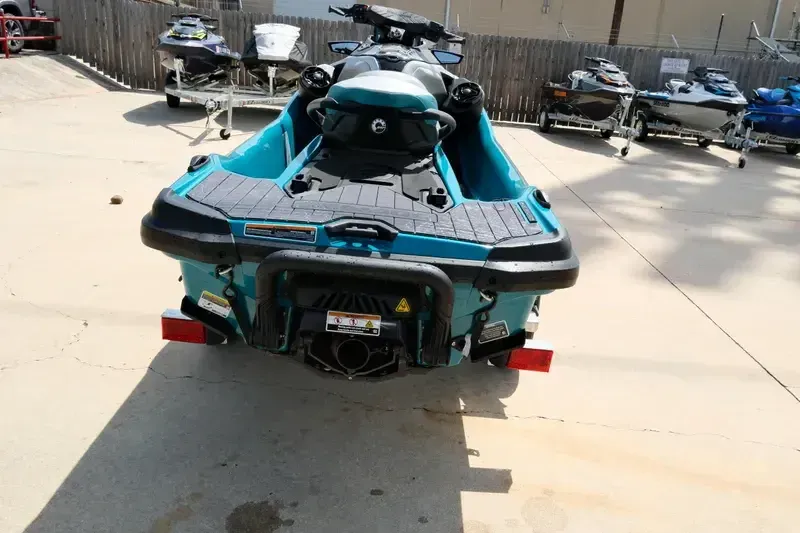 2025 SEADOO GTX 300 WITH SOUND SYSTEM IDF BLUE ABYSS AND GULFSTREAM BLUE Image 2