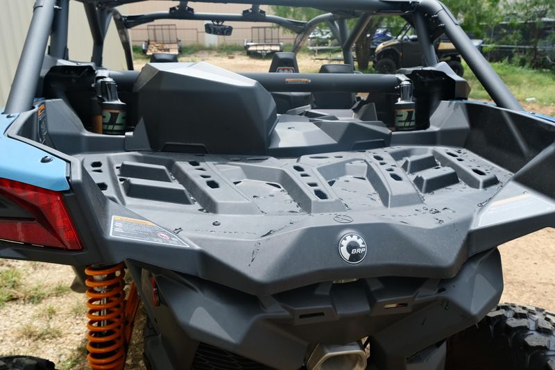2025 Can-Am MAVERICK X3 MAX RS TURBO SCANDI BLUE AND ORANGE CRUSH Image 21