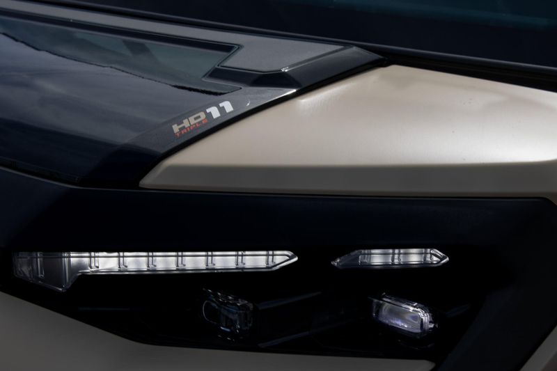 NEW 2026 CAN-AM DEFENDER MAX LIMITED CAB HD11 Image 13