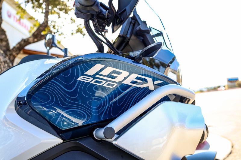 2025 CFMOTO IBEX 800E STARRY WHITEImage 7