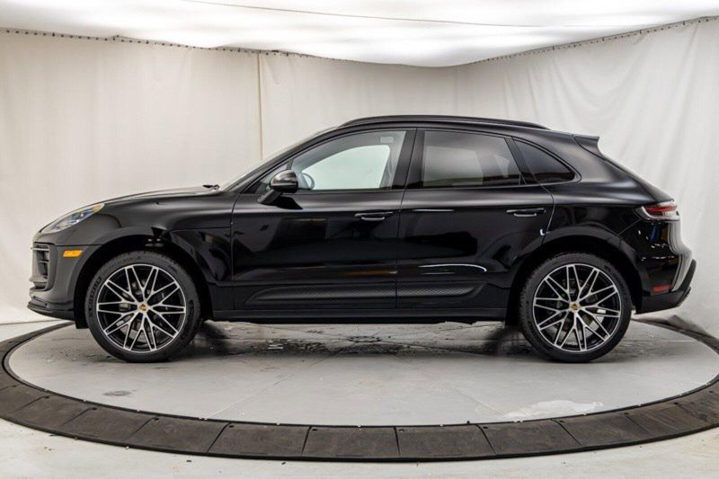 2024 Porsche Macan Image 2