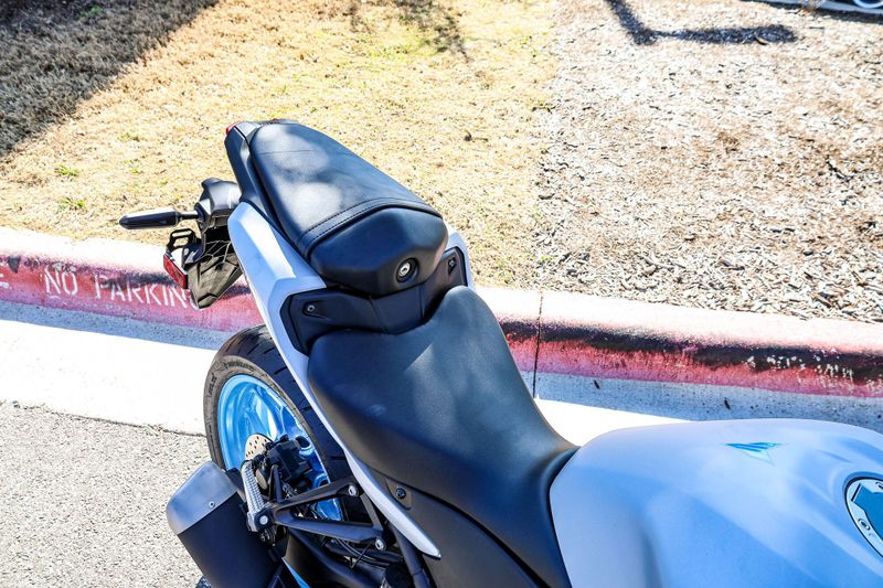 2025 Yamaha MT03   ICE STORM Image 9