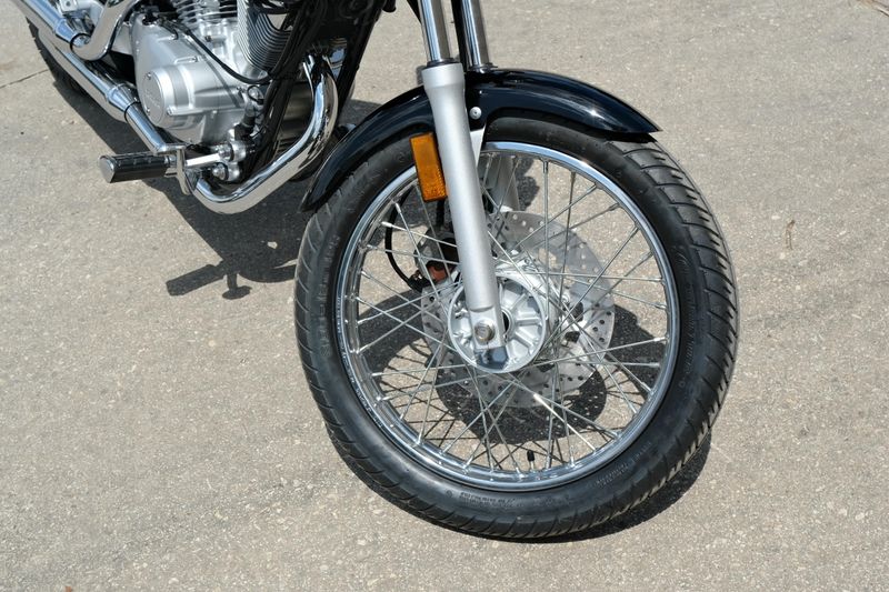 2025 Yamaha V STAR 250 RAVEN Image 20