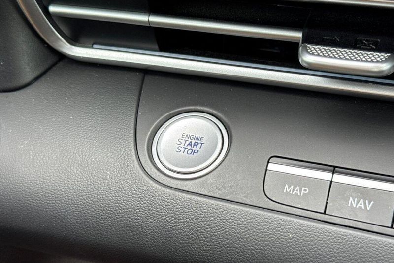 Used 2025 Hyundai Elantra SEL ConvenienceImage 20