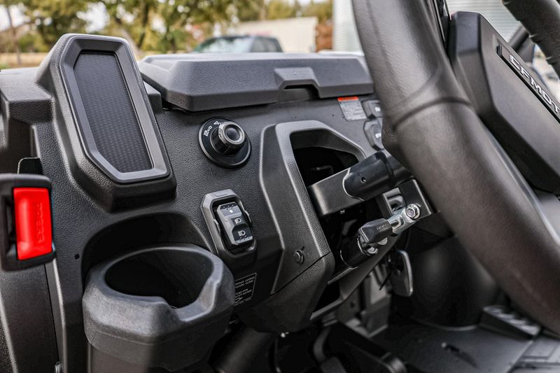 2025 CFMOTO UFORCE 1000 PRO NEBULA BLACK Image 17
