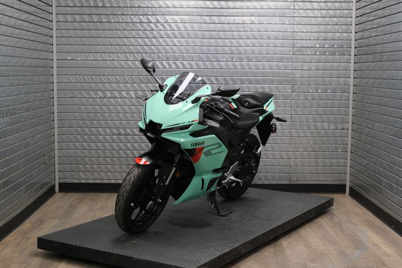 NEW 2026 YAMAHA YZFR3 ABS Image 7