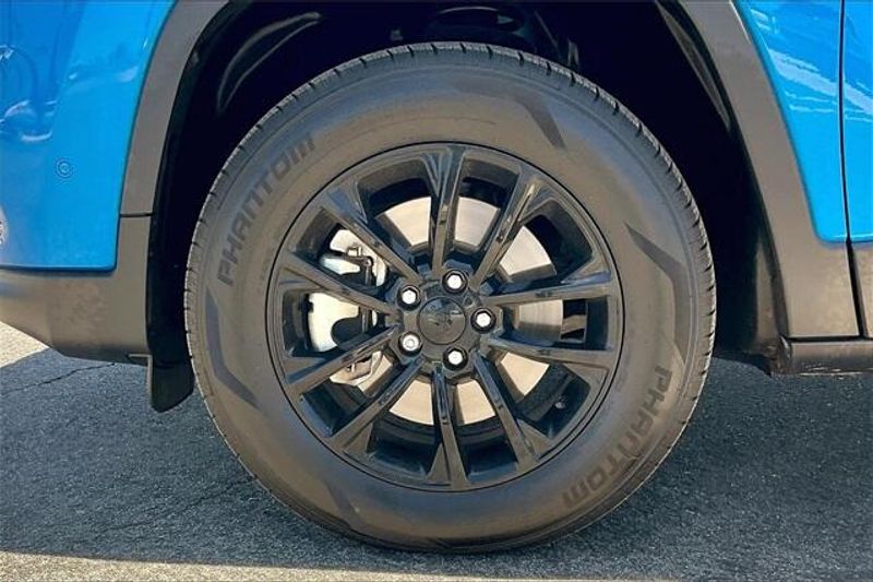 Used 2023 Jeep Cherokee AltitudeImage 8