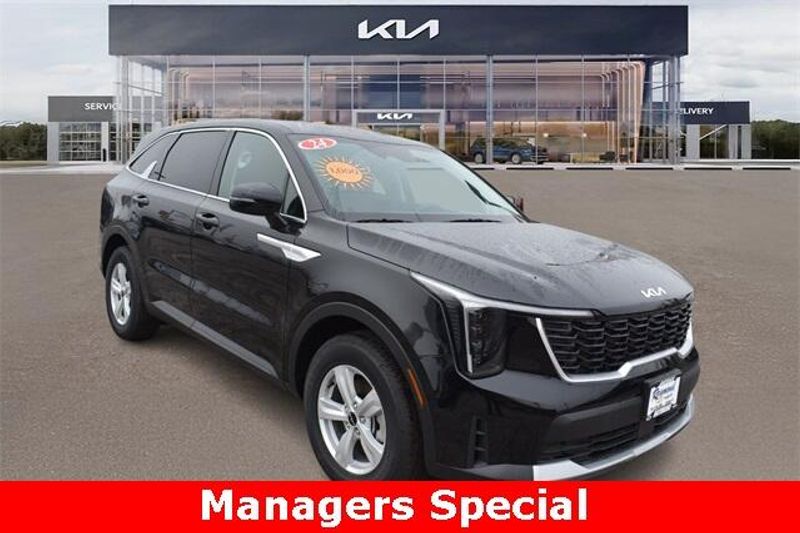 2024 Kia Sorento LXImage 1