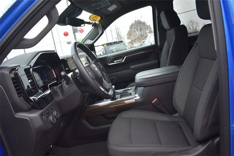 Used 2025 Chevrolet Silverado 1500 LTImage 25