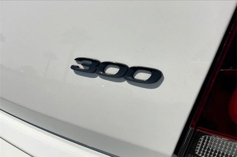 Used 2023 Chrysler 300 TouringImage 7