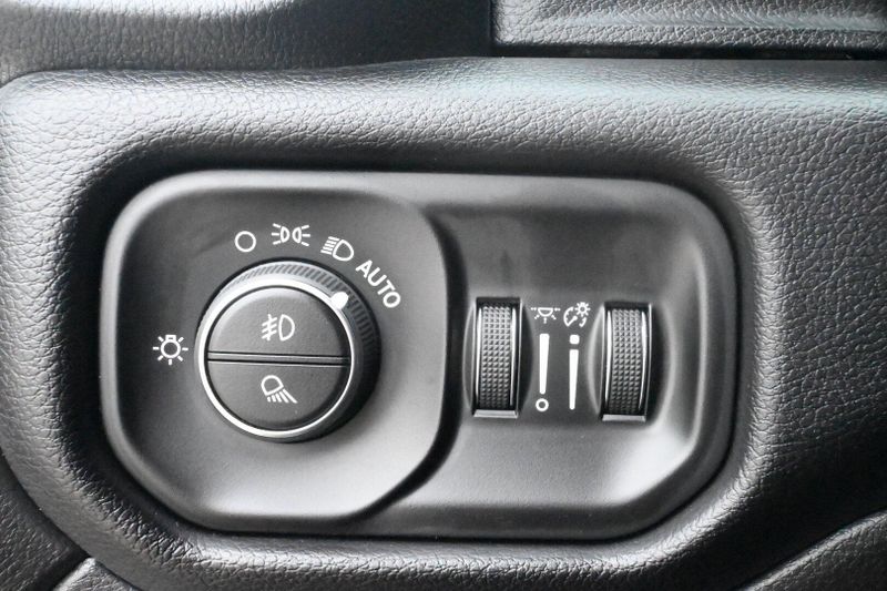 2025 RAM 2500 LaramieImage 18