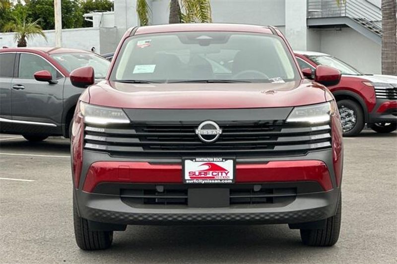 New 2025 Nissan Kicks SVImage 6