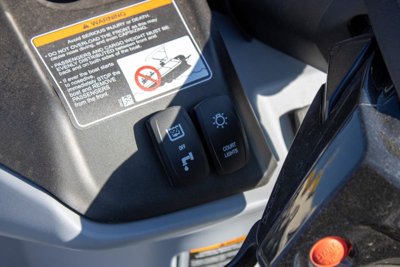 NEW 2026 SEADOO SWITCH FISH COMPACT 170HP WITH PAINTED TRAILER Image 27