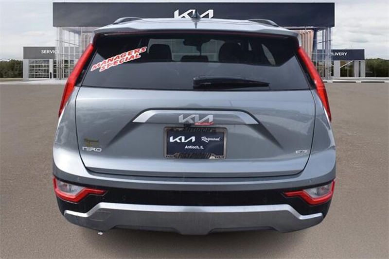 New 2025 Kia Niro EX TouringImage 4