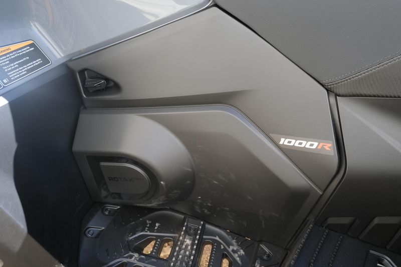 NEW 2026 CAN-AM OUTLANDER MAX DPS 1000R Image 10