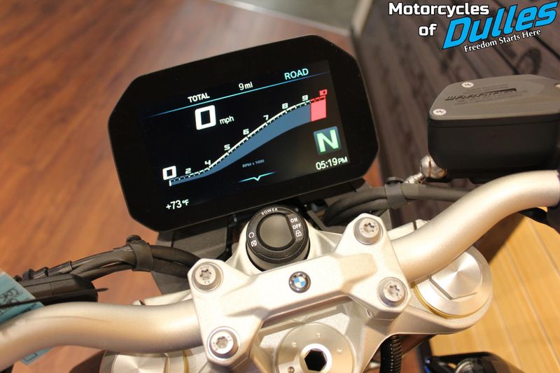 2024 BMW F 900 R Image 11
