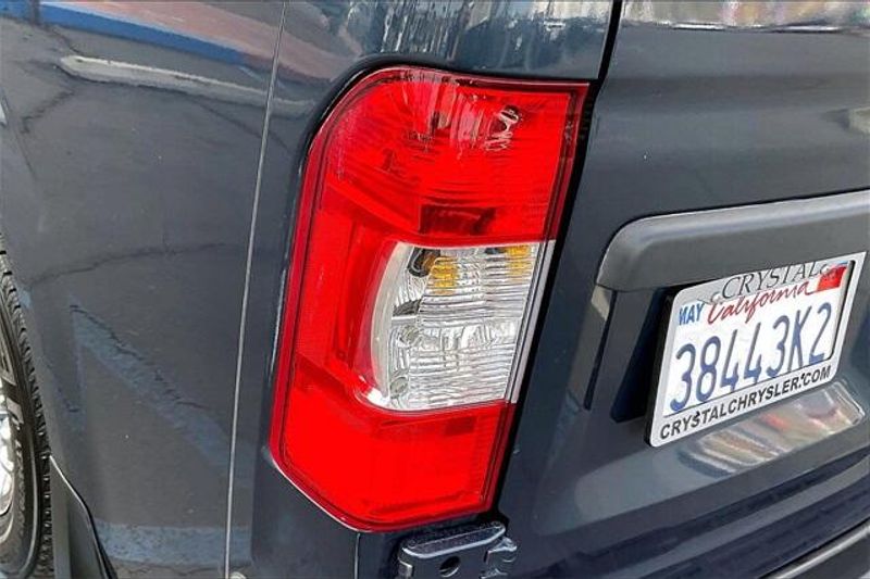 Used 2018 Nissan NV Passenger NV3500 HD SLImage 27