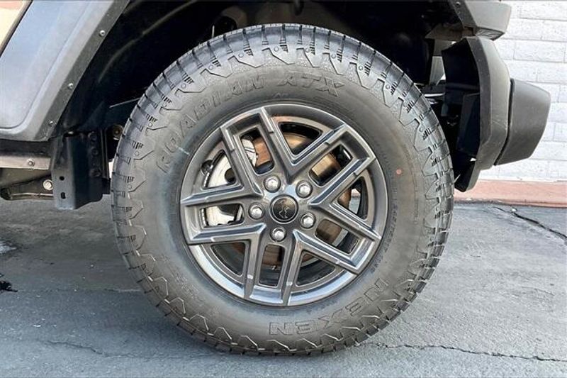 2025 Jeep Wrangler Sport photo 9