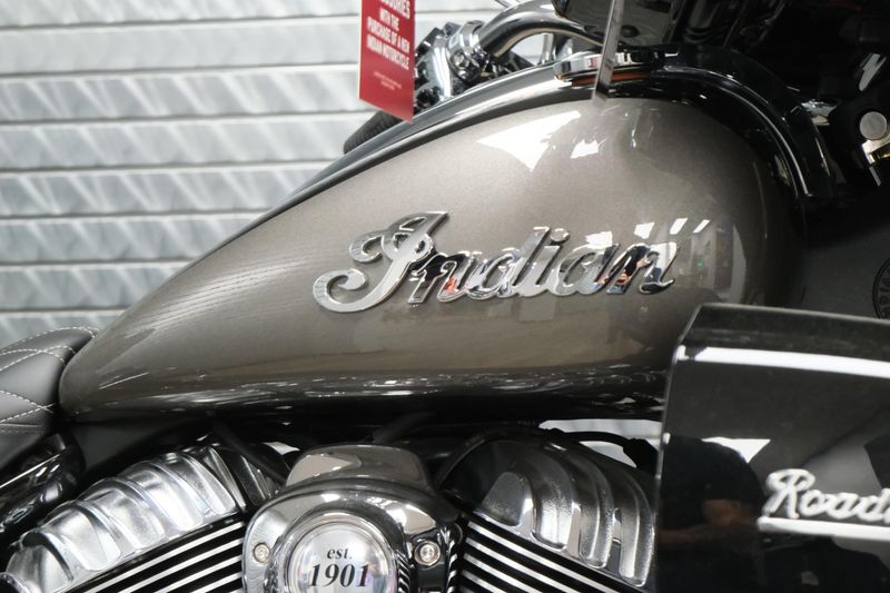 NEW 2025 INDIAN MOTORCYCLE ROADMASTER WITH POWERBAND AUDIO PACKAGE BLACK Image 11