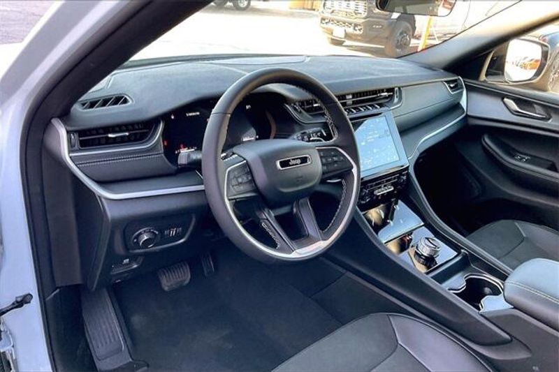 New 2025 Jeep Grand Cherokee Altitude X 4x4Image 6