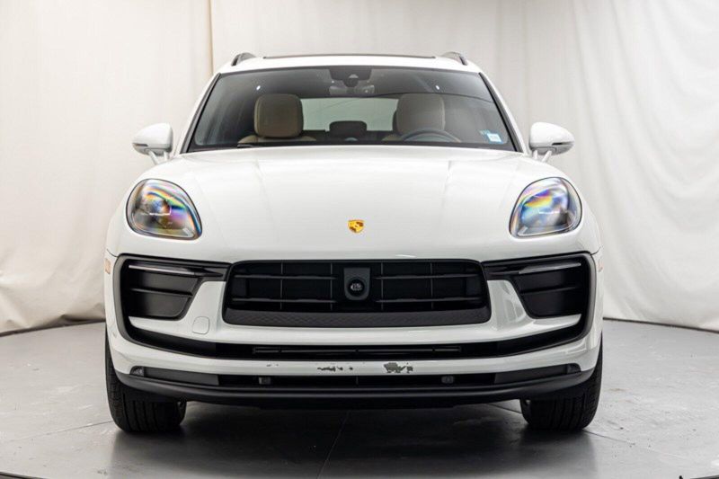 2024 Porsche Macan Image 8