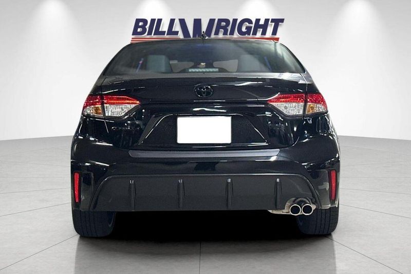New 2025 Toyota Corolla SEImage 4