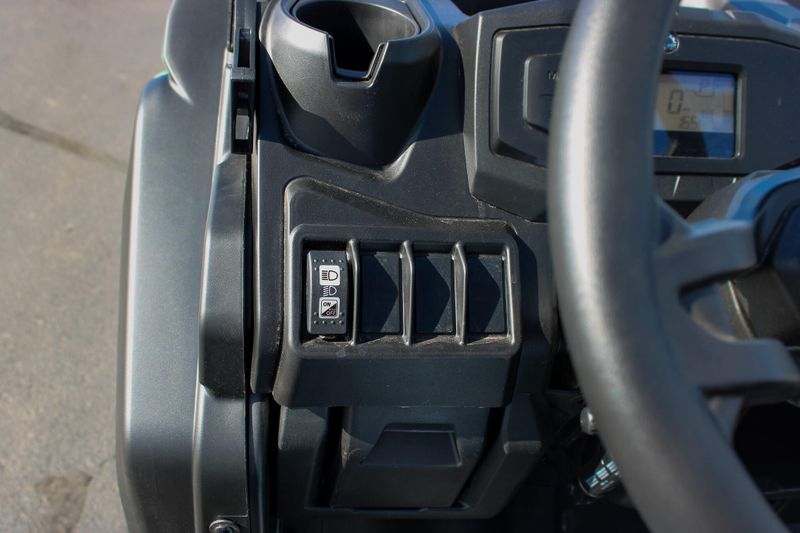 2025 Can-Am DEFENDER MAX DPS HD7 COMPASS GREEN Image 22