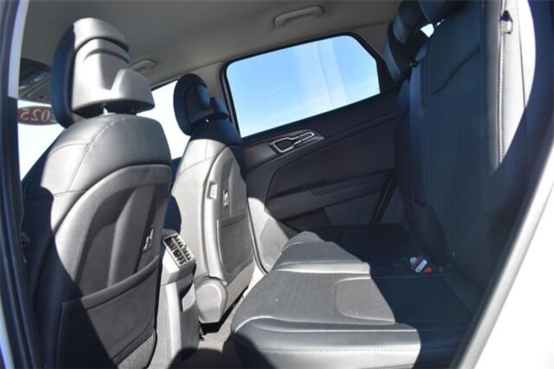 2025 Kia Sportage EXImage 16