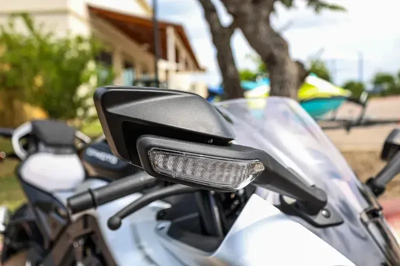 2025 CFMOTO 675SS NEBULA BLACK Image 10
