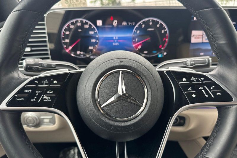 Used 2025 Mercedes-Benz GLS 450Image 29