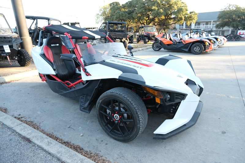 2016 Polaris SLINGSHOT SL LE WHITE PEARLImage 1