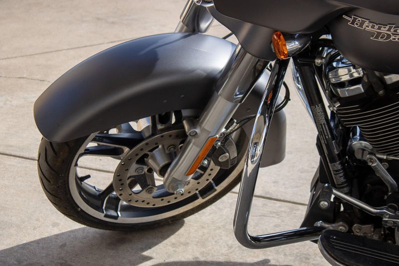 USED 2017 HARLEY STREET GLIDE SPECIAL Image 17