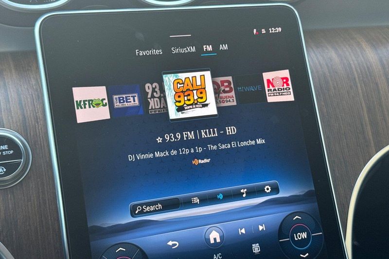 Used 2025 Mercedes-Benz GLC 300Image 21