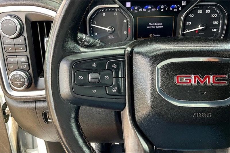 2022 GMC Sierra 2500HD AT4Image 18