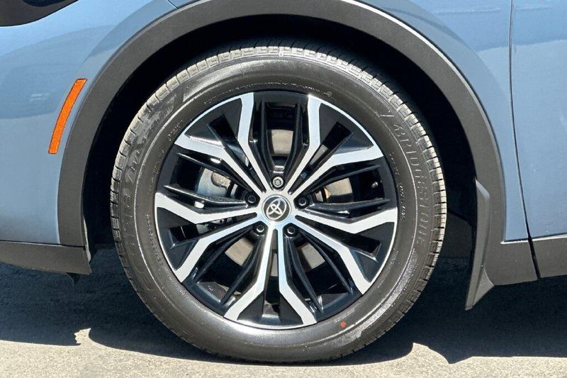 Used 2026 Toyota Crown LimitedImage 23