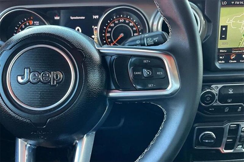 2023 Jeep Gladiator OverlandImage 19