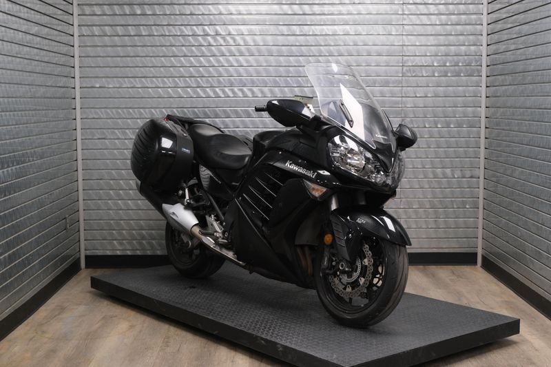 USED 2014 KAWASAKI CONCOURS 14 ABS Image 1
