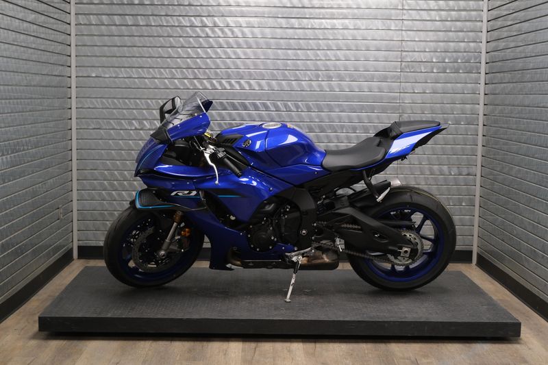 NEW 2026 YAMAHA YZF-R1 Image 6