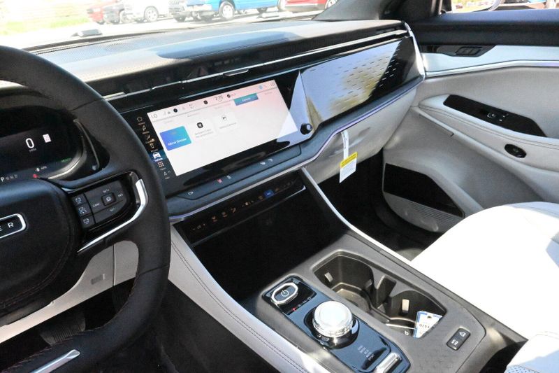 2025 Wagoneer S LimitedImage 30