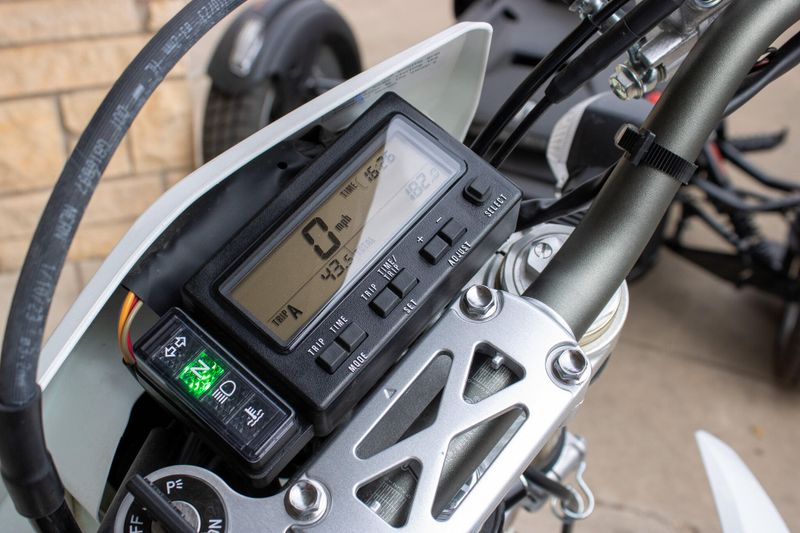 USED 2023 SUZUKI DRZ400SM BASE Image 14