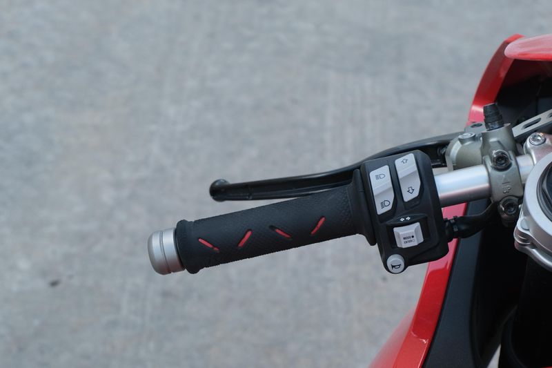 2020 Ducati PANIGALE V2 RED Image 19