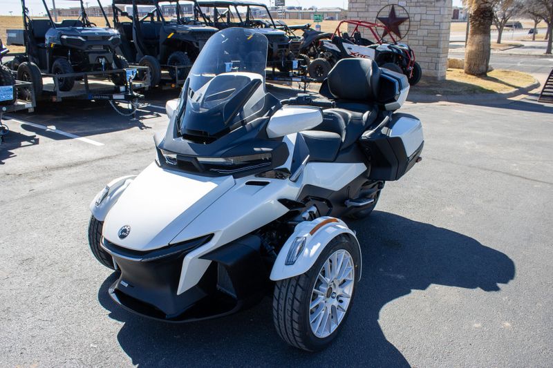 NEW 2026 CAN-AM SPYDER RT LIMITED Image 11