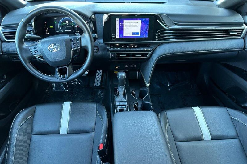 Used 2025 Toyota Camry SEImage 12