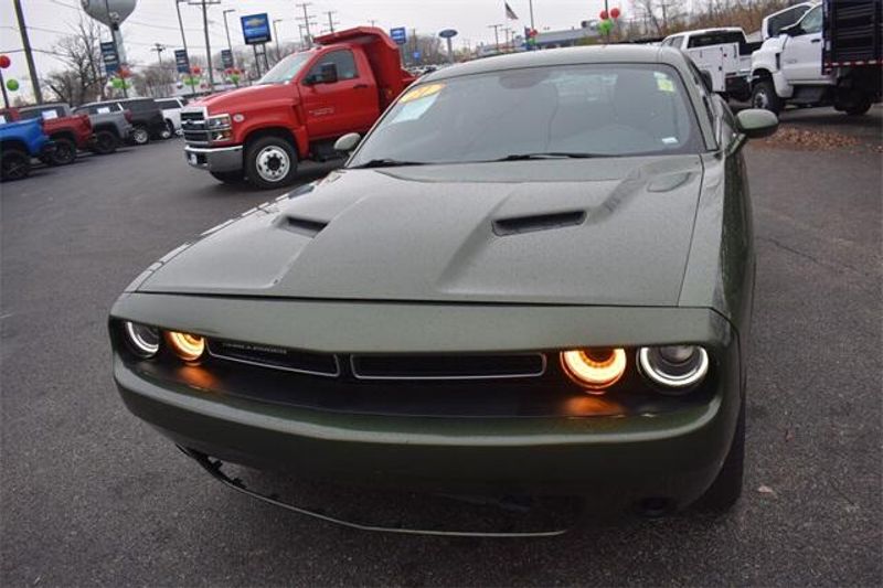 2021 Dodge Challenger SXTImage 7