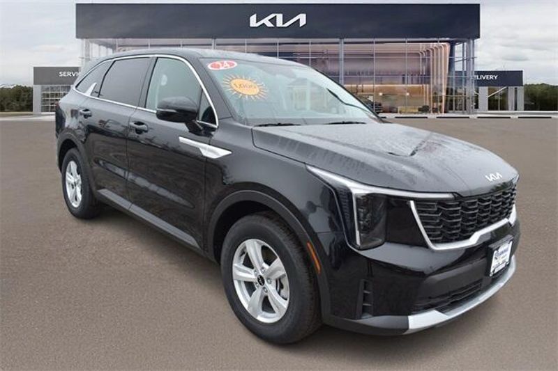 2024 Kia Sorento LXImage 11