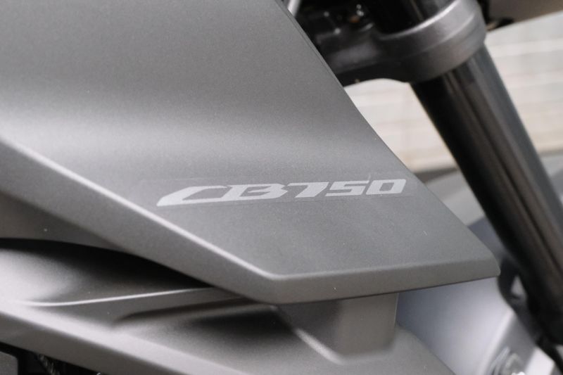 NEW 2025 HONDA CB750 HORNET Image 12