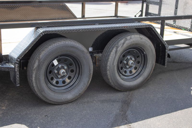 NEW 2025 LOAD TRAIL 77X20 UTILITY TRLR Image 9