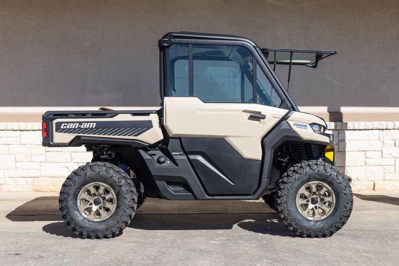 New 2025 Can-Am DEFENDER LIMITED CAB HD10 DESERT TAN AND STEALTH BLACK Image 2