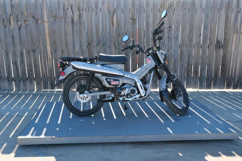 NEW 2025 HONDA TRAIL 125 Image 2